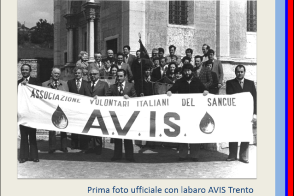 Prima foto ufficiale con labaro Avis Trento